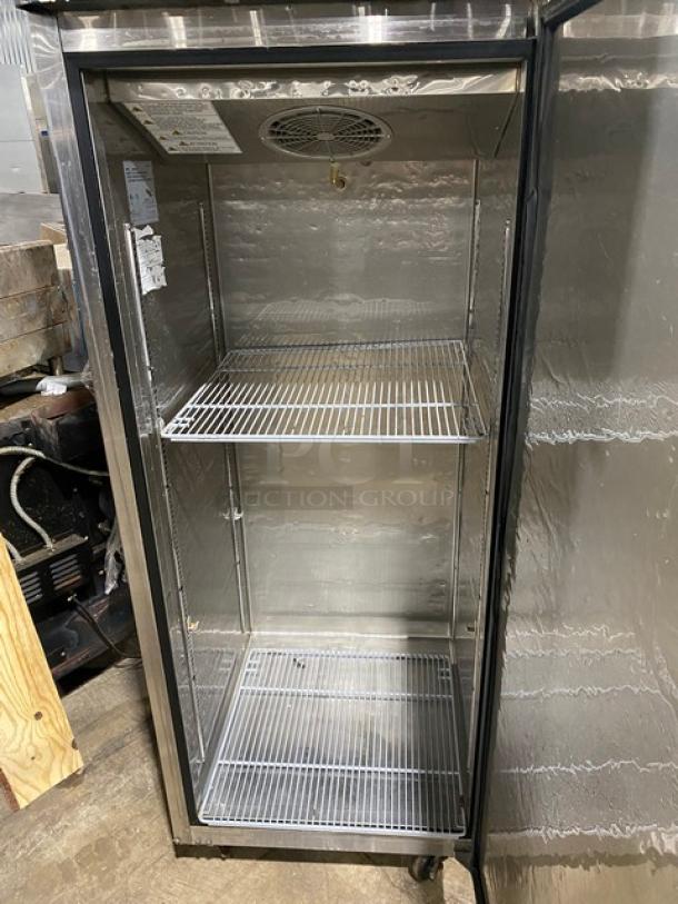 Turbo Air M3-Series Commercial Stainless Steel Solid Single Door Reach In Refrigerator! With Poly Coated Wire Rack! Model: M3R24-1-N! 115V! On Casters! - Image 3 of 8