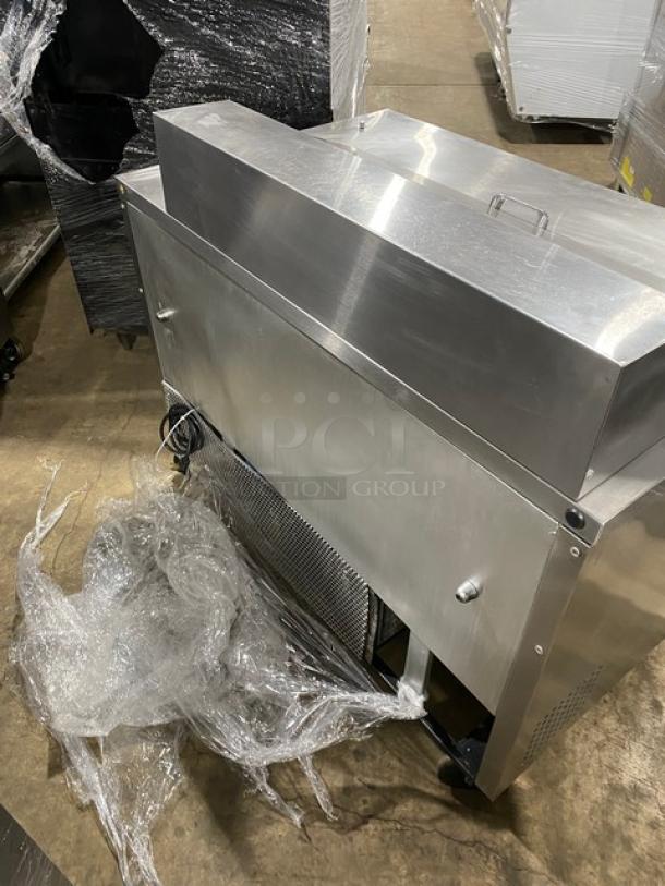True Commercial Stainless Seel 2 Door Refrigerated Bain Marie Mega Top Salad/Sandwich Prep Table! With Poly Coated Wire Racks! Model: TSSU-48-10 SN: 7081150! 115V 1 Phase! On Casters! - Image 9 of 9