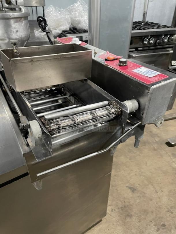 Belshaw Donut Robot Mark-II Series Commercial Stainless Steel Electric Powered Countertop Automatic Old Fashioned Ring Donut Fryer! With 10 Lb. Batter Hopper! Model: DR MK-II SN: W20392NHTO! 120/208-240V! - Image 2 of 10