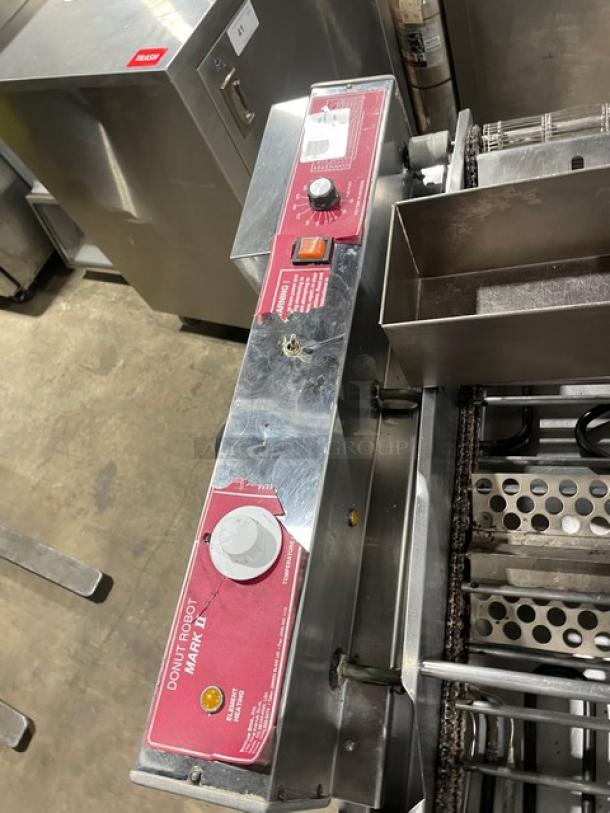 Belshaw Donut Robot Mark-II Series Commercial Stainless Steel Electric Powered Countertop Automatic Old Fashioned Ring Donut Fryer! With 10 Lb. Batter Hopper! Model: DR MK-II SN: W20392NHTO! 120/208-240V! - Image 7 of 10