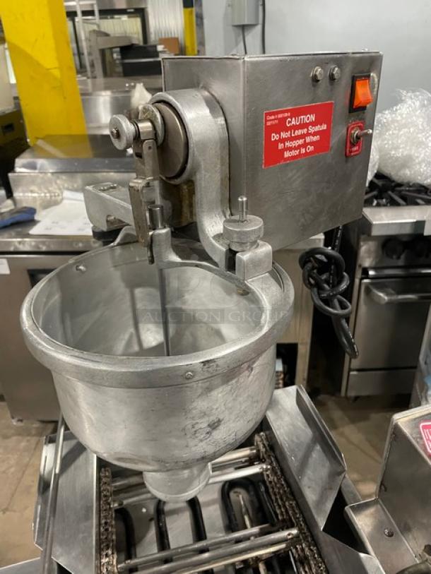 Belshaw Donut Robot Mark-II Series Commercial Stainless Steel Electric Powered Countertop Automatic Old Fashioned Ring Donut Fryer! With 10 Lb. Batter Hopper! Model: DR MK-II SN: W20392NHTO! 120/208-240V! - Image 8 of 10