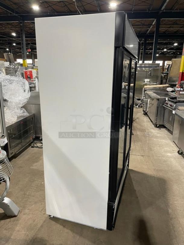 True Commercial White Double Glass Sliding Door Reach In Merchandiser Freezer! With Adjustable Poly Coated Wire Racks! Model: GDM-49F SN: 4954769! 115/208-230V 1 Phase! - Image 2 of 9