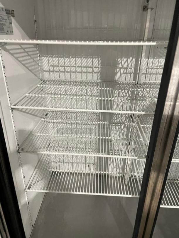 True Commercial White Double Glass Sliding Door Reach In Merchandiser Freezer! With Adjustable Poly Coated Wire Racks! Model: GDM-49F SN: 4954769! 115/208-230V 1 Phase! - Image 6 of 9