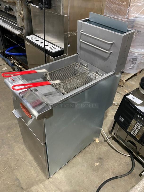 NEW! Scratch-N-Dent! Avantco! 2024 Late Model! Commercial Stainless Steel Natural Gas Powered 50 Lb. Deep Fat Fryer! With Back Splash & Basket Hanger! With Fry Baskets! Model: 177FF50N SN: 2409031301! - Image 2 of 10