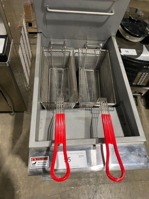 NEW! Scratch-N-Dent! Avantco! 2024 Late Model! Commercial Stainless Steel Natural Gas Powered 50 Lb. Deep Fat Fryer! With Back Splash & Basket Hanger! With Fry Baskets! Model: 177FF50N SN: 2409031301! - Image 6 of 10