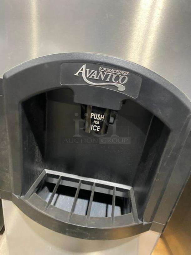 NEW! Scratch-N-Dent! Avantco Commercial Stainless Steel Electric Powered 120 Lb. Hotel Ice Dispenser Bin! With Push Type Dispenser! Model: 194HBN12022 SN: AV2410100014! 115V 1 Phase! On Legs! - Image 6 of 6