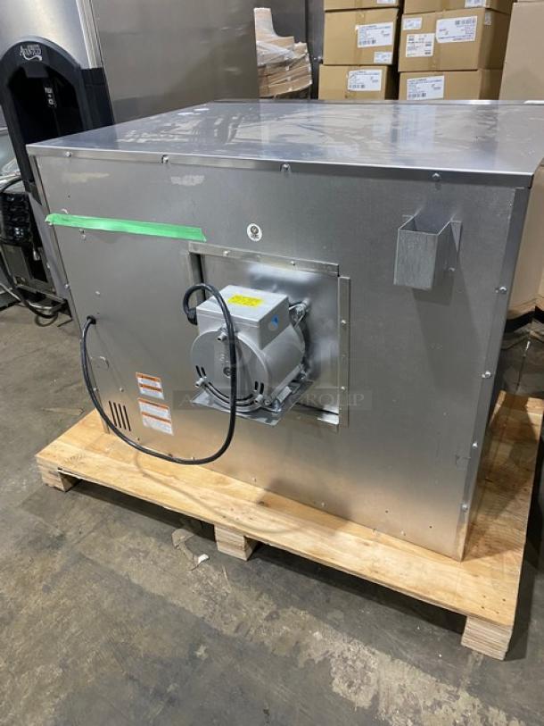 NEW! Scratch-N-Dent! Vulcan Commercial Stainless Steel Electric Powered Single Stack Convection Oven! Energy Star Certified! With Thermostatic Controls! With Wired Oven Racks! Model: VC5ED! 208V 3/1 Phase! - Image 4 of 7