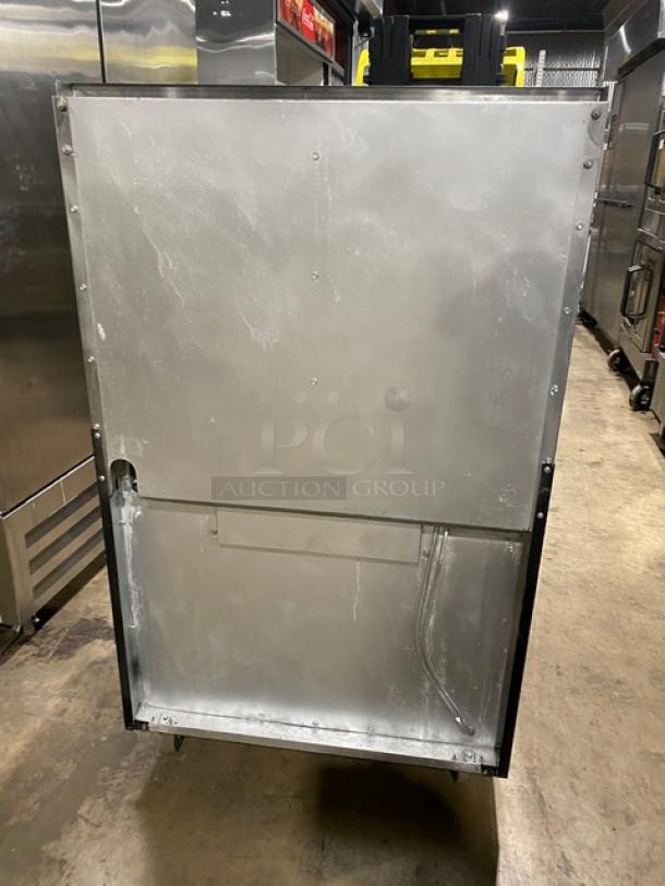 Cub Commercial Stainless Steel Natural Gas Powered 6 Burner Range/Oven Combo! With Back Splash! With Wired Oven Rack! On Casters! - Image 3 of 8