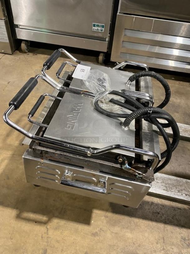 Waring Panini Ottimo Series Commercial Stainless Steel Electric Powered Countertop Double Panini Sandwich Grill! With Thermostatic Controls! With Grooved/Ribbed Grates! Model: WPG300 SN: 3222! 240V! On Legs! - Image 3 of 8