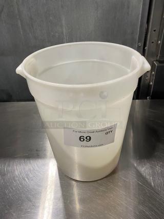 Cambro Commercial White Polycarbonate Food Storage Container! With Handles!