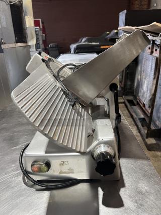 Tor-Rey Commercial Electric Powered Countertop Deli Meat Slicer! Model: RB-300 SN: I07-005150! 115V 1 Phase! On Legs!