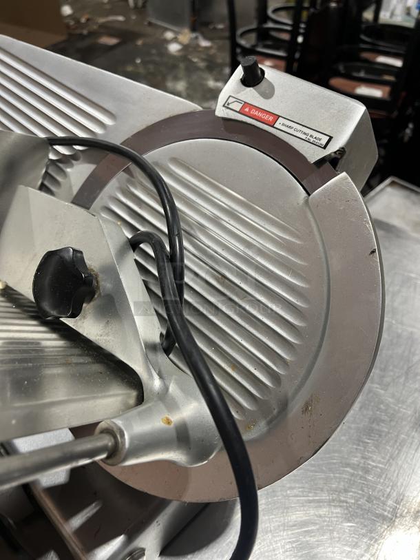 Tor-Rey Commercial Electric Powered Countertop Deli Meat Slicer! Model: RB-300 SN: I07-005150! 115V 1 Phase! On Legs! - Image 6 of 8