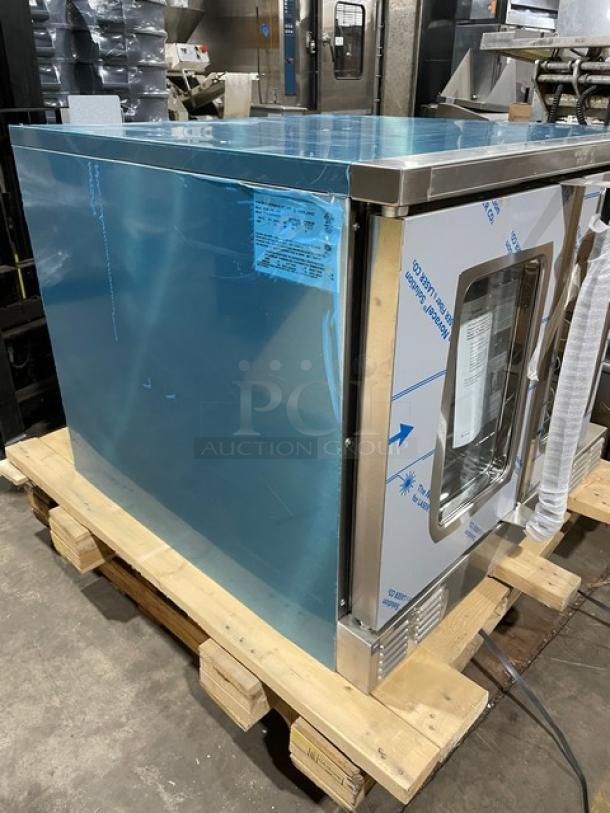 BRAND NEW! Garland Master-200 Series Commercial Stainless Steel Electric Powered Single Stack Convection Oven! With Thermostatic Controls! With Wired Oven Racks! Model: MCO-ES-10S SN: 2212100101287! 208V 1 Phase! With Legs! - Image 4 of 13