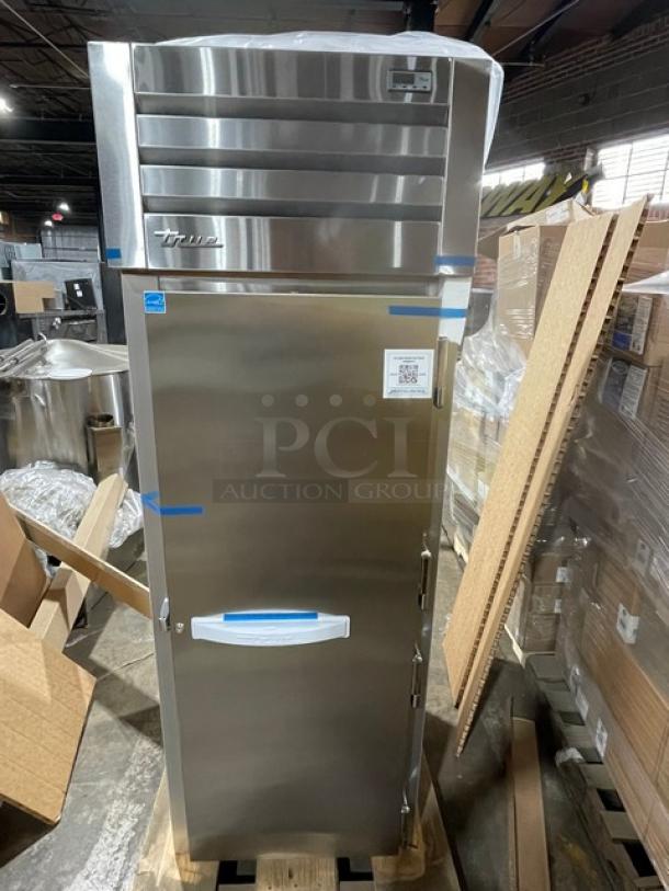 BRAND NEW! True Spec Series Commercial Stainless Steel Solid Single Door Reach In Refrigerator! Energy Star Certified! With Lock & Keys! Model: STG1R-1S-HC SN:10453606! 115V 1 Phase! - Image 3 of 13