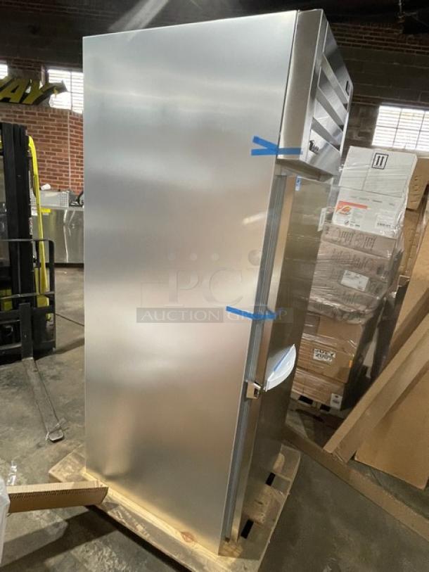 BRAND NEW! True Spec Series Commercial Stainless Steel Solid Single Door Reach In Refrigerator! Energy Star Certified! With Lock & Keys! Model: STG1R-1S-HC SN:10453606! 115V 1 Phase! - Image 4 of 13