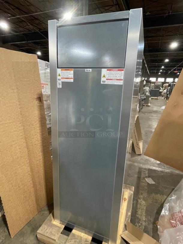BRAND NEW! True Spec Series Commercial Stainless Steel Solid Single Door Reach In Refrigerator! Energy Star Certified! With Lock & Keys! Model: STG1R-1S-HC SN:10453606! 115V 1 Phase! - Image 5 of 13