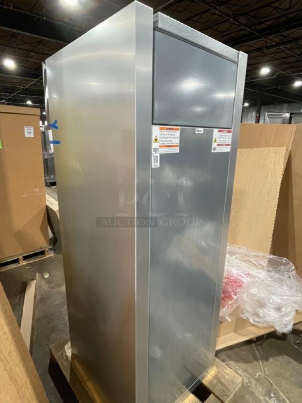 BRAND NEW! True Spec Series Commercial Stainless Steel Solid Single Door Reach In Refrigerator! Energy Star Certified! With Lock & Keys! Model: STG1R-1S-HC SN:10453606! 115V 1 Phase! - Image 6 of 13