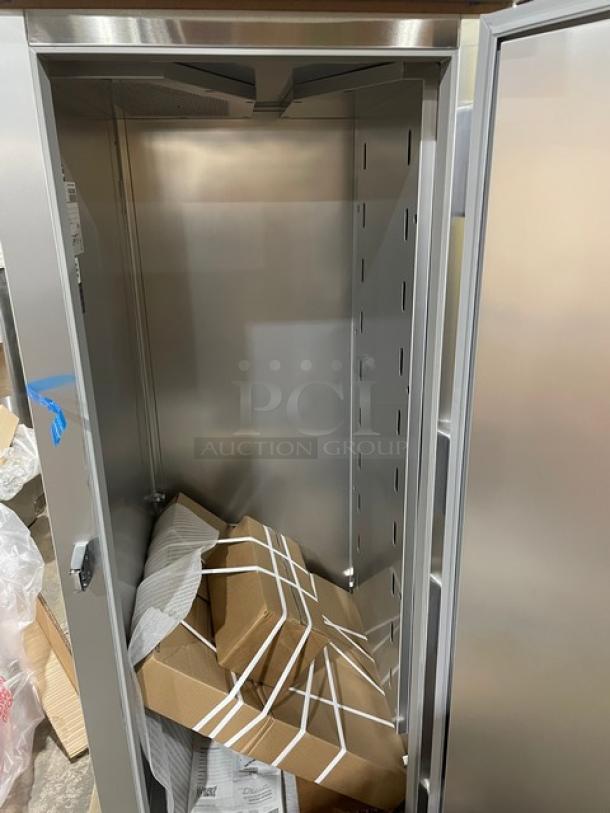 BRAND NEW! True Spec Series Commercial Stainless Steel Solid Single Door Reach In Refrigerator! Energy Star Certified! With Lock & Keys! Model: STG1R-1S-HC SN:10453606! 115V 1 Phase! - Image 7 of 13