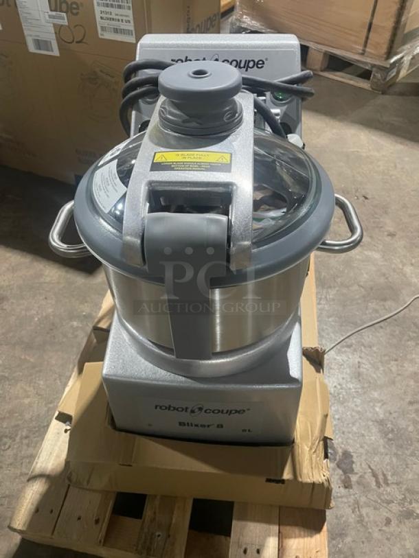 BRAND NEW! Robot Coupe E-Series Commercial Stainless Steel Electric Powered 2 Speed Countertop 8.5 Qt. Food Processor! With Handled Stainless Steel Cutter Bowl! With Leak Proof See-Through Cover! Model: BLIXER8! 208V-240V 3 Phase! - Image 4 of 10