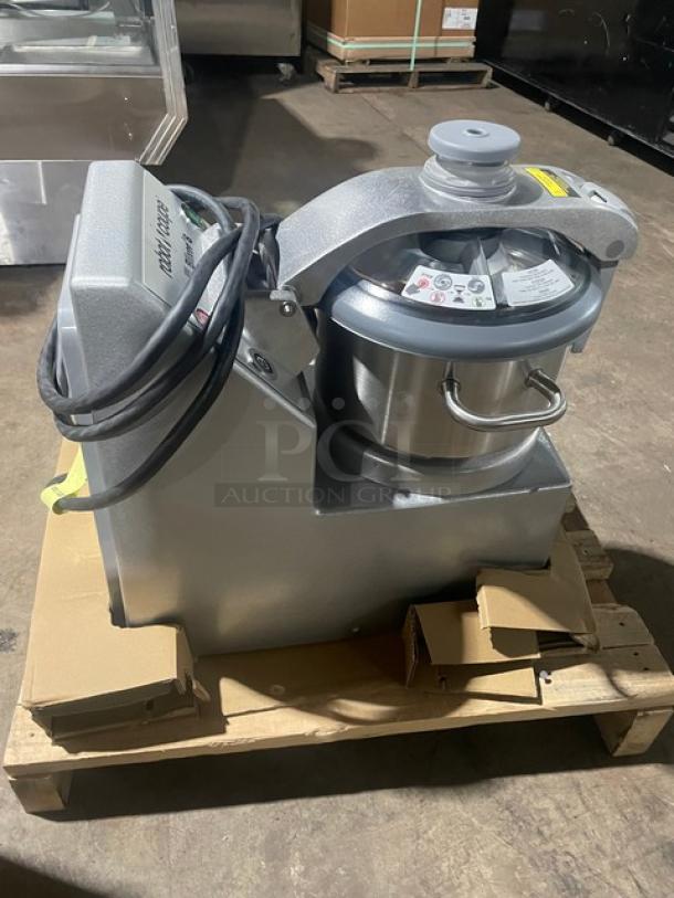 BRAND NEW! Robot Coupe E-Series Commercial Stainless Steel Electric Powered 2 Speed Countertop 8.5 Qt. Food Processor! With Handled Stainless Steel Cutter Bowl! With Leak Proof See-Through Cover! Model: BLIXER8! 208V-240V 3 Phase! - Image 7 of 10