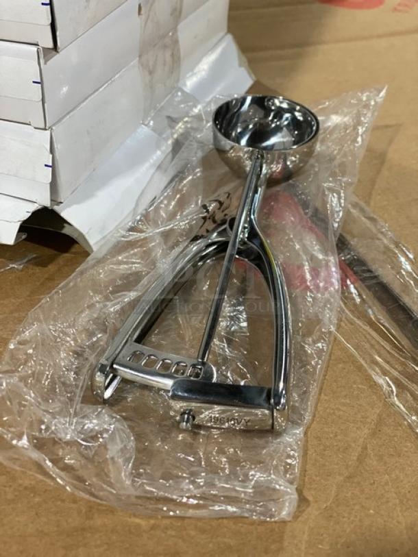 BRAND NEW! Vollrath Commercial Stainless Steel Squeeze Disher/Ice Cream Scoop! Model: 47155! 7X Your Bid! - Image 3 of 5