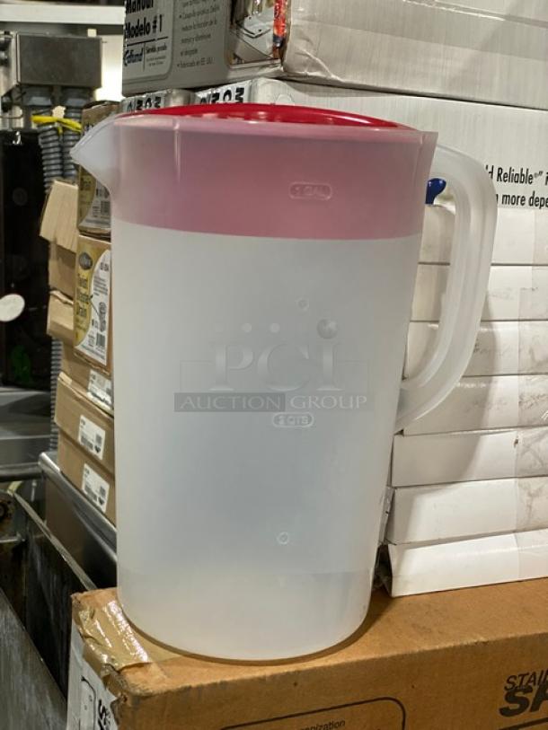 BRAND NEW! Rubbermaid Commercial Clear Base 1 Gal. Simply-Pour Economy/Beverage Pitcher! With Red Multi-Function Lid! 4 Per Case! Model: 1978082! ALL ONE MONEY! - Image 2 of 6