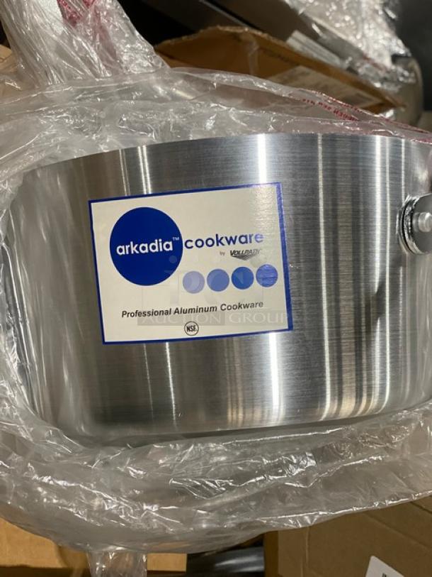 BRAND NEW! Vollrath Arkadia Series Commercial Tapered Aluminum 8.5 Qt. Saucepan! Model: 7348! - Image 2 of 5