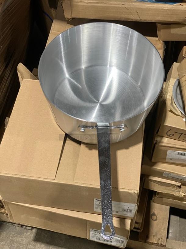 BRAND NEW! Vollrath Arkadia Series Commercial Tapered Aluminum 8.5 Qt. Saucepan! Model: 7348! - Image 4 of 5