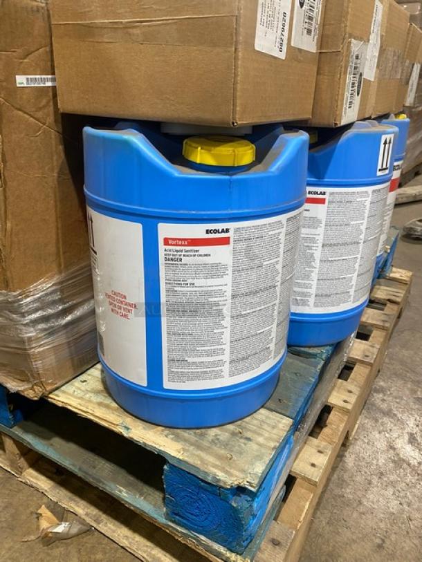 BRAND NEW! MIXED PALLET! Tablecraft Commercial Clear High Density 12 Oz. Wide Mouth Squeeze Bottles! Model: 11253CHD01! With R3 Redistribution Commercial White 10”x10”x5” Cake/Bakery Boxes! Model: J27B03! With EcoLab Vortexx Commercial 4 Gal. Acid Liquid Sanitizer! Model: 6300862! With Cal-Mil Sierra Series Commercial Clear Pastry Drawer! 15X Your Bid! - Image 8 of 10