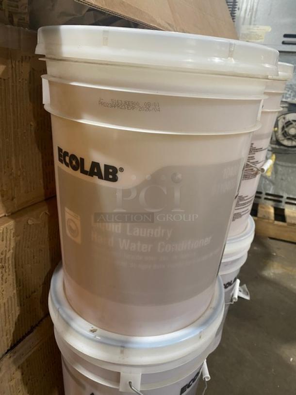 BRAND NEW! MIXED PALLET! EcoLab Commercial 5 Gal. Liquid Laundry Hard Water Conditioner! With Cal-Mil Commercial Mid-Century Walnut/Chrome 3-Tier Display Riser Shelves! Model: CAL970849! With Winco Premium Heavy-Duty Aluminum Steel 12” Round Springform Pan! & More! 14X Your Bid! - Image 6 of 11