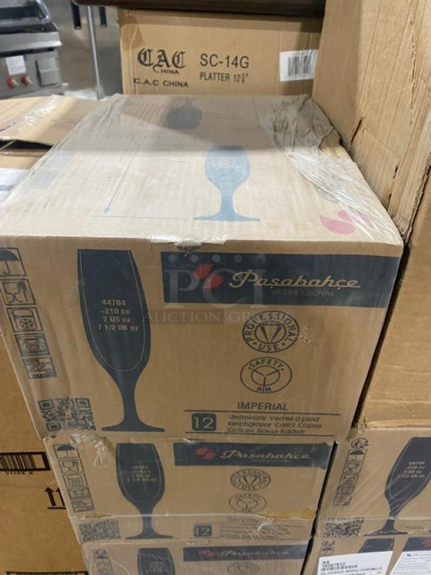BRAND NEW! MIXED PALLET! C.A.C. China Commercial White Scalloped-Edge Style 12-5/8” Oval Seville Platters! With Gold Trim Band! Model: SC-14G! With Chef & Sommelier Infinity Collection Commercial Bone White China 6-3/8" Round Bread & Butter Plates! by Arc Cardinal - 24/Case! Model: FN006! With Tablecraft Commercial Clear 24 Oz. Dual-Way Squeeze Bottles! Model: TABC24SV! With Pasabahce Imperial Collection Commercial Clear 7 Oz. Champagne Flutes! Model: 44704! With Ecolab Commercial Lime-A-Way Select Delimer/Lime Scale Remover! Model: 6100823! With Commercial Brown Heavy Duty Utility Bin/Bus Box! With Commercial Teal/Gray Full-Size Cups Racks! With EcoLab Vortexx Commercial 4 Gal. Acid Liquid Sanitizer! Model: 6300862! With Cocktail Kingdom DANUTA Collection Commercial Clear 15 Oz. Double Rocks Glassware! Model: GLA-DANRCK15! & More! 37X Your Bid! - Image 6 of 13