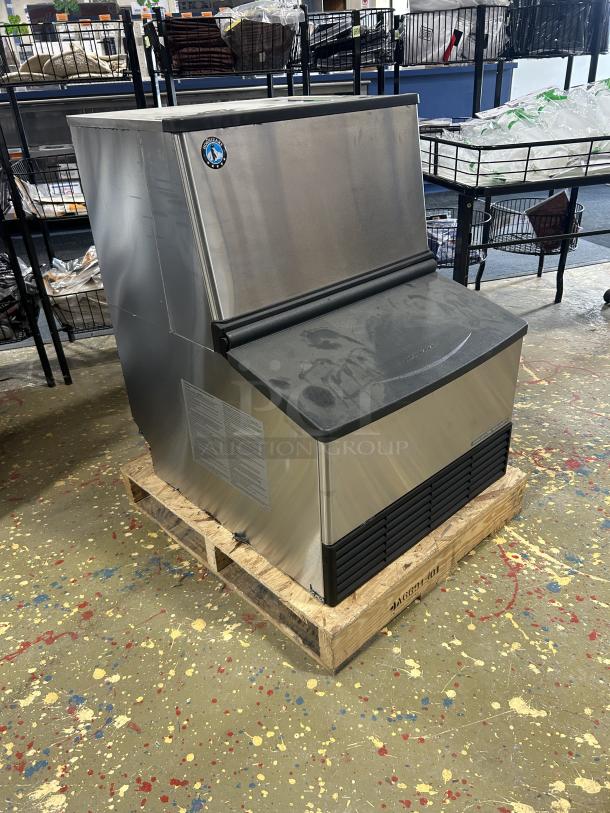 NEW! Scratch-N-Dent! Hoshizaki Commercial Stainless Steel Electric Powered Air-Cooled Self Contained Undercounter Cresent Cube Ice Making Machine! With Built In 80 Lb. Storage Bin! With Top-Hinged Easy Lift Style Access! Model: KM-231BAJ SN: N14821J! 115V 1 Phase! - Image 2 of 7