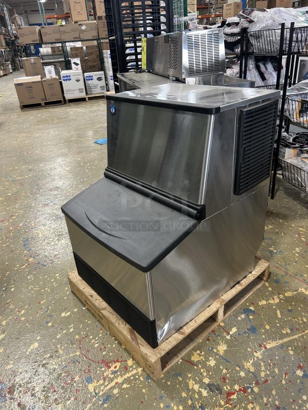 NEW! Scratch-N-Dent! Hoshizaki Commercial Stainless Steel Electric Powered Air-Cooled Self Contained Undercounter Cresent Cube Ice Making Machine! With Built In 80 Lb. Storage Bin! With Top-Hinged Easy Lift Style Access! Model: KM-231BAJ SN: N14821J! 115V 1 Phase! - Image 3 of 7