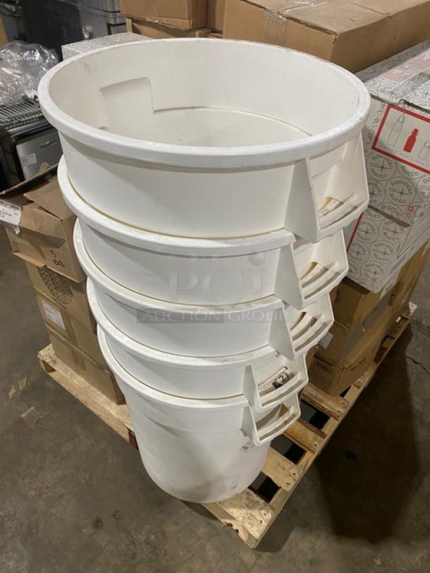 BRAND NEW! MIXED PALLET! C.A.C. China Commercial American White Porcelain 12 Oz. Onion Soup Crock! Model: OC-12-W! With MFG Tray Commercial White Fiberglass Dough Proofing Box! Model: 870008-5269! With Steelite Internation Bormioli Rocco Collection Commercial Clear 17 Oz. Emilia Swing Top Bottles! Model: 49137Q472! With Cal-Mil Commercial Bamboo Rectangular Plate Display/Risers! Model: 166-3-60! With Commercial White Heavy Duty 20 Gal. Round Trash/Waste Bin! With Fat Daddio’s Commercial Anodized Aluminum Rectangular Sheet Cake Pans! Model: POB-12182! & More! 27X Your Bid! - Image 8 of 10
