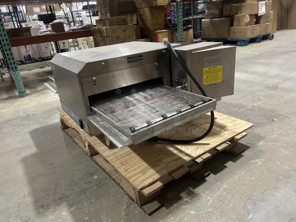NEW! Lincoln CTI Series Commercial Stainless Steel Electric Powered Single Stack Impinger Conveyor Oven! With Digital Controls & Extended Belt! With Removable Exit Shelf! Model: 2500000U0001620 SN: 2301100102441! 208-240V 1 Phase! On Legs! - Image 3 of 6
