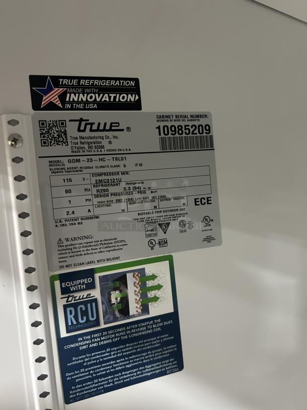 NEW! Scratch-N-Dent! True Commercial Black Powder Coated Single Glass Swing Door reach In Merchandiser Refrigerator! Energy Star Certified! With Poly Coated Wire Racks! Model: GDM-23-HC~TS01 SN: 10985209! 115V 1 Phase! - Image 6 of 7