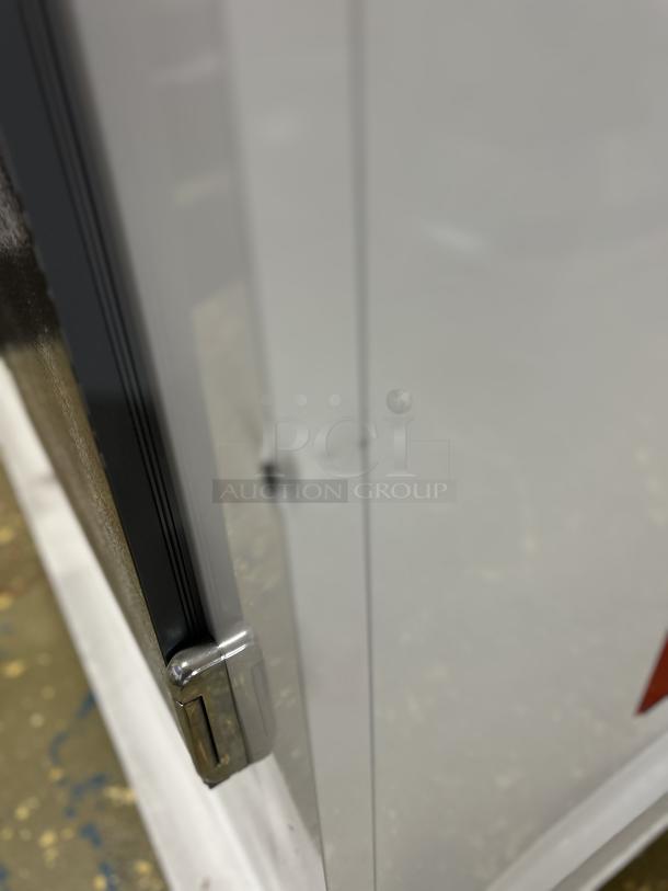 NEW! Scratch-N-Dent! Leer Commercial White Powder Coated 73" Outdoor Packaged Ice Merchandiser Freezer! With Double Lockable Durapon Steel Doors!  Model: L075UASP SN: 230621974! 115V! - Image 7 of 8