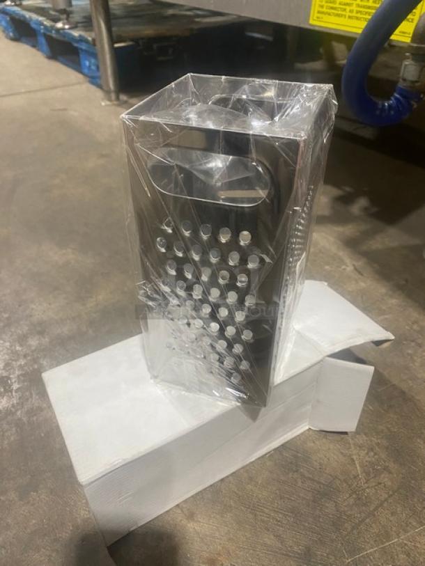 BRAND NEW! Tablecraft Commercial Stainless Steel 4-Sided Handheld Box Grater! Model: SG201! - Image 3 of 8