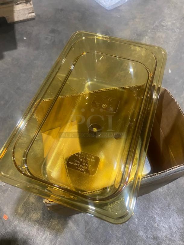 BRAND NEW! Cambro Commercial Amber 1/4 Size 4" Deep High-Heat Food Pans! 6/Case! Model: 44HP150! ALL ONE MONEY! - Image 3 of 5