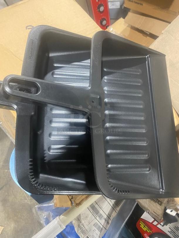 BRAND NEW! Rubbermaid Commercial Black Heavy-Duty 12.25" Dust Pan! Model: FG200500CHAR! 2X Your Bid! - Image 3 of 5