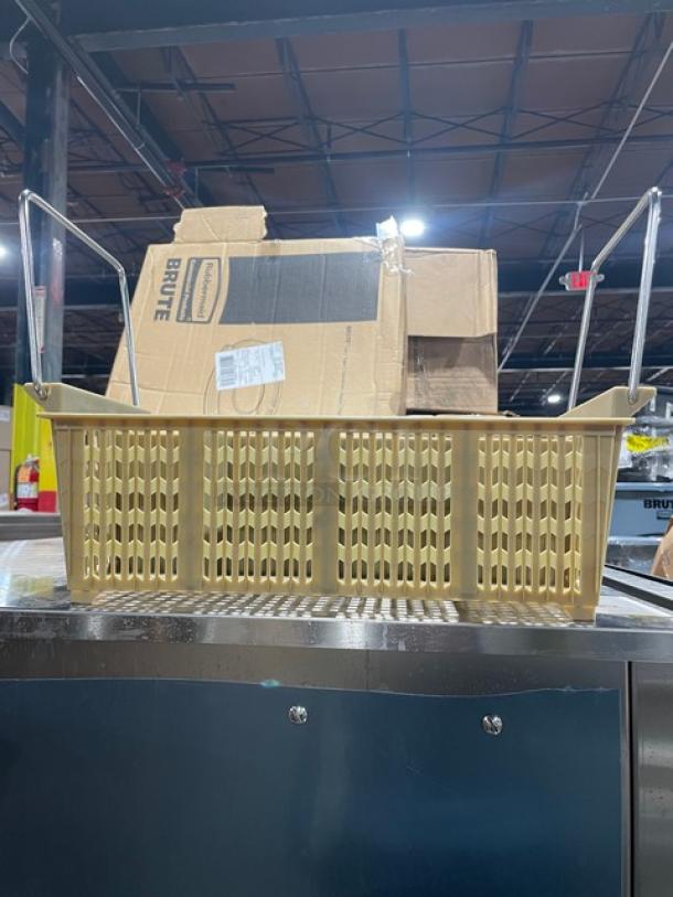 BRAND NEW! Winco Commercial 8-Compartment Cutlery Dishwasher Baskets! With Handles! Model: PCB-8! 2X Your Bid! - Image 2 of 5