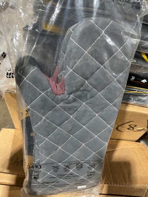 BRAND NEW! San Jamar Bestguard Series Commercial 17" Fire Retardant Oven Mitts! Model: 800FG17-BK! 5X Your Bid! - Image 4 of 5