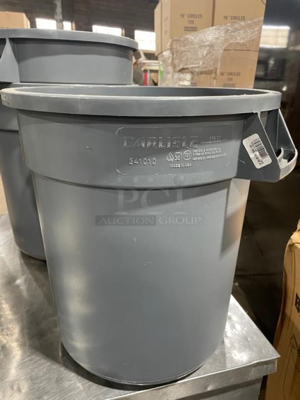 BRAND NEW! Carlisle Bronco Series Commercial Gray10 Gal. Round Trash/Waste Bin! With Handles! Model: 34101023! 3X Your Bid! - Image 2 of 4