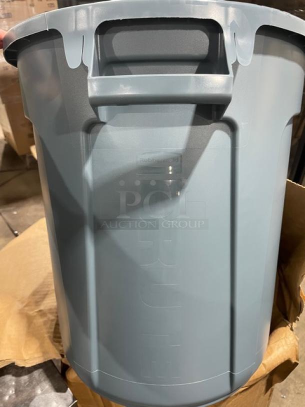 BRAND NEW! Rubbermaid BRUTE Series Commercial Gray Round 10 Gal. Trash/Waste Bin! With Handles! Model: FG261000GRAY! 6X Your Bid! - Image 3 of 6
