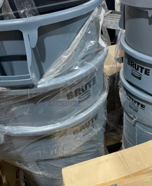 BRAND NEW! Rubbermaid BRUTE Series Commercial Gray Heavy Duty 55 Gal. Round Trash/Waste Bins! With Non-Slip Handles & Liner Cinches! Model: FG265500GRAY! 3X Your Bid! - Image 2 of 3