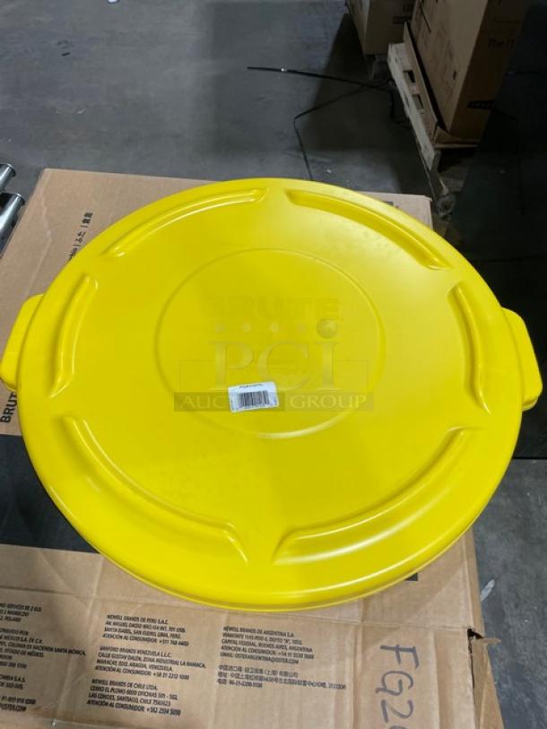 BRAND NEW! Rubbermaid BRUTE Series Commercial Yellow Round 32 Gal. Trash Lid/Cover! Model: FG263100YEL! 5X Your Bid! - Image 2 of 4