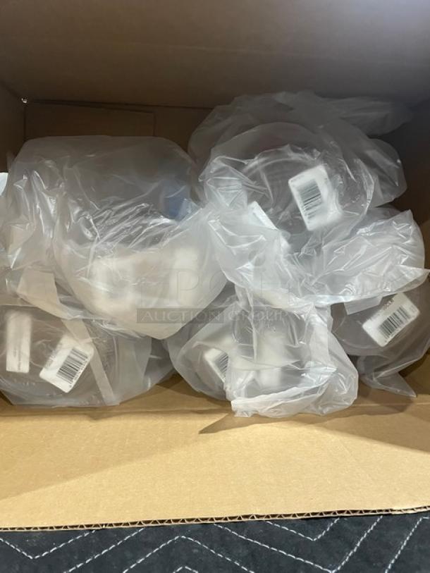 BRAND NEW! Rubbermaid Commercial Clear Polycarbonate Break-Resistant 2 Qt. Bouncer Measuring Cup! Model: FG321700CLR! 5X Your Bid! - Image 4 of 5