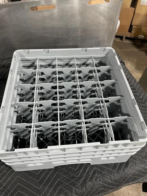 BRAND NEW! Cambro Camrack Series Commercial Gray 6-7/8" High Customizable 25 Compartment Glass Rack! With 3 Extenders! Model: 25S638151! 3X Your Bid! - Image 4 of 5