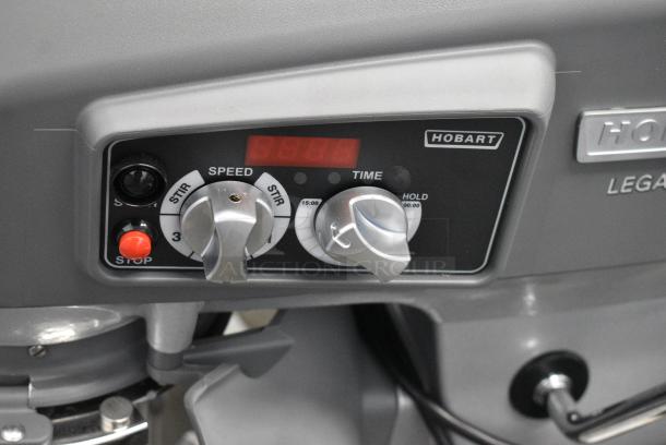 BRAND NEW SCRATCH AND DENT! Hobart Legacy HL200 Metal Commercial Countertop 20 Quart Planetary Dough Mixer w/ Stainless Steel Mixing Bowl, Bowl Guard, Whisk and Paddle Attachments. 100-120 Volts, 1 Phase. Tested and Working! - Image 8 of 15