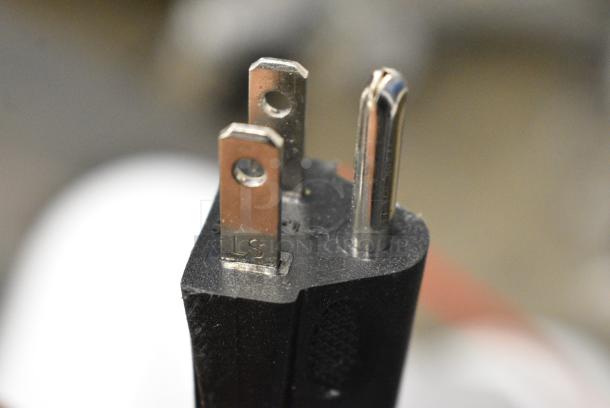 BRAND NEW SCRATCH AND DENT! Hobart Legacy HL200 Metal Commercial Countertop 20 Quart Planetary Dough Mixer w/ Stainless Steel Mixing Bowl, Bowl Guard, Whisk and Paddle Attachments. 100-120 Volts, 1 Phase. Tested and Working! - Image 9 of 15